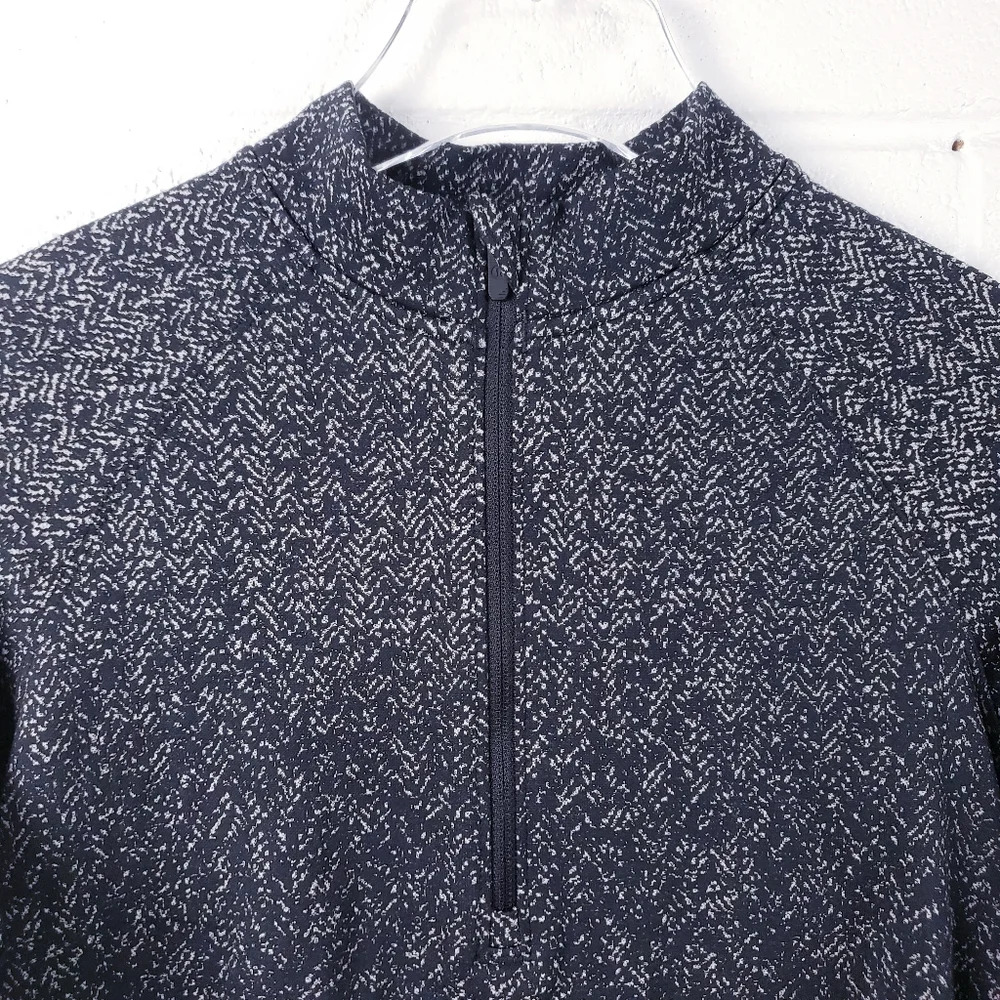 Lululemon Rest Less Cropped‎ 1/2 Zip Herringbone Fade Black / White Size 8